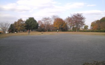 栃谷戸公園 広場